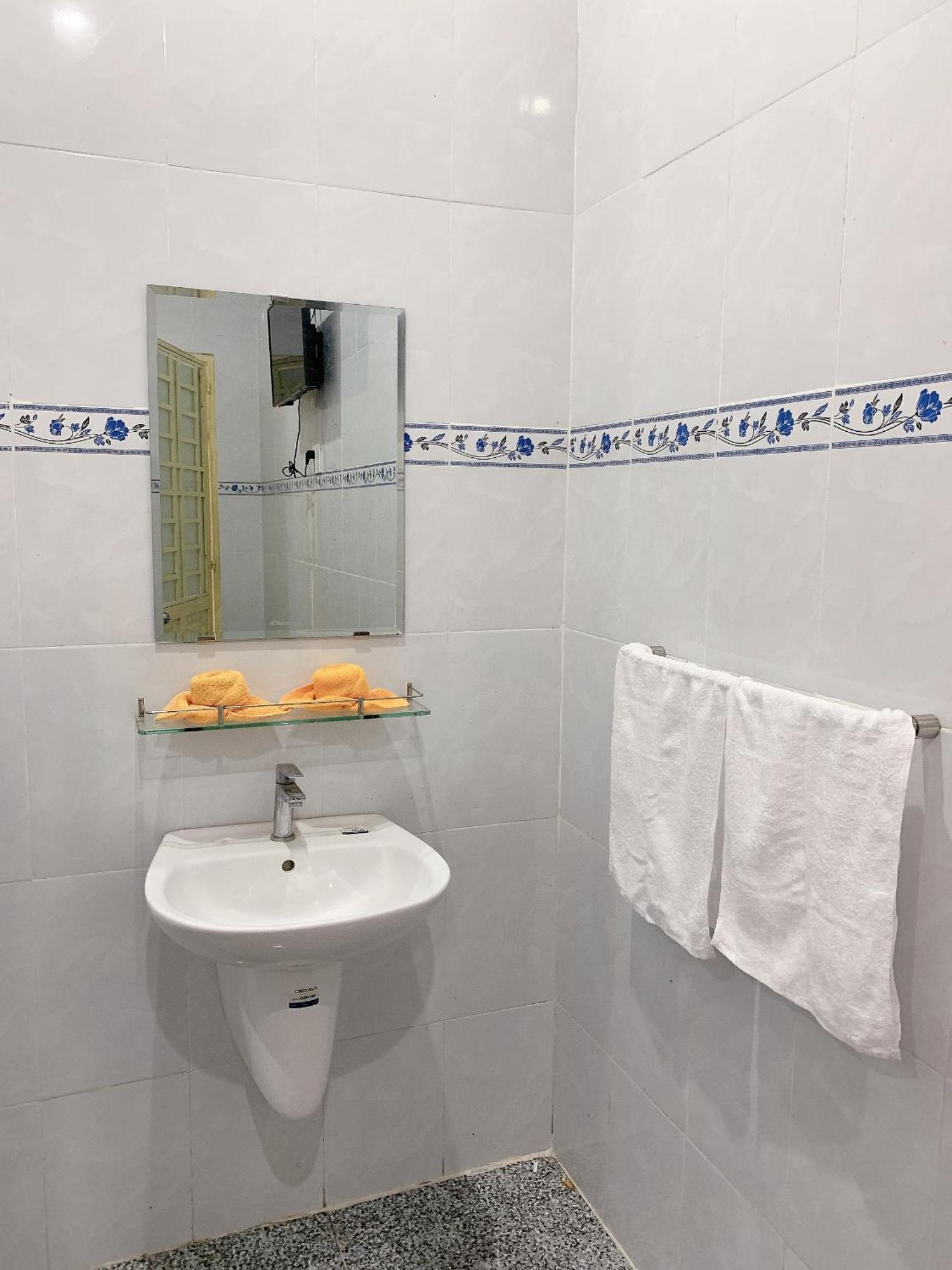 Hotel Nhà Nghỉ TáN PháT Ap Thanh Son Zewnętrze zdjęcie